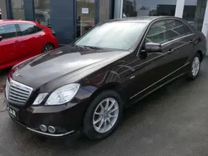 Mercedes-Benz E 300 CDI Limousine Elegance Leder Schiebedach Navi Auto