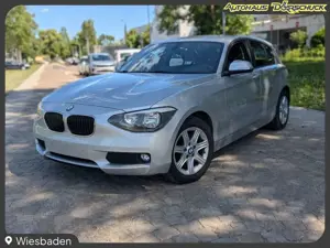 BMW 116 d Lounge AUTOMATIK. PDC. TEMPOMAT. BT