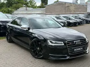 Audi S8 4.0 TFSI quattro*BOSE*Massage*Belüftung*22 "