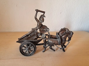 Antike Streitwagen Figur Pferd Krieger Metall Bronze Patina