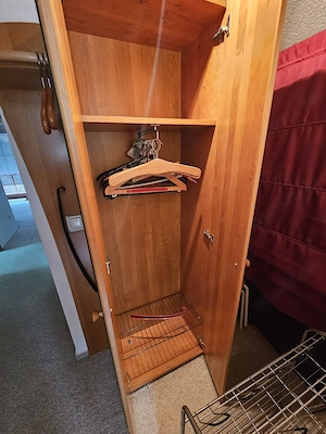 Flurgarderobe mit Spiegel und Ablage