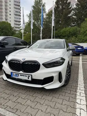 BMW 135 M135i xDrive MSportPro, 19“,HK, PSelect, Service