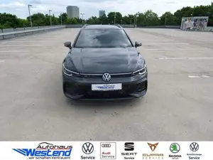 Volkswagen Golf Var. R-Line 1.5l TSI 110kW DSG LED Navi