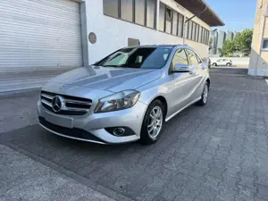 Mercedes-Benz A 180 CDI BlueEfficiency Automatik Teilleder Nav