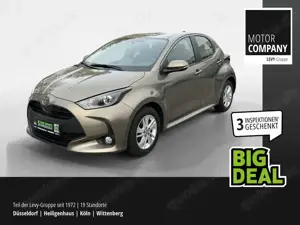 Toyota Yaris 1.5 Active Kamera+ACC+Navi+LED