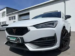 CUPRA Leon SP 2.0 TSI DSG VZ PANO LR-HZG Navi ACC LED SHZ PDC