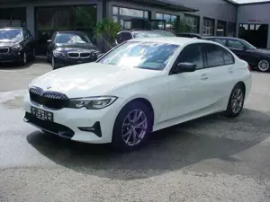 BMW 318 i Sport Line *DAB*HiFi*WLAN*