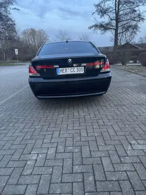 BMW 745 745i