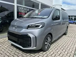 Toyota Proace Proace 2,2-l-D-4D L1 (7-Si.) Autm. Verso Lounge