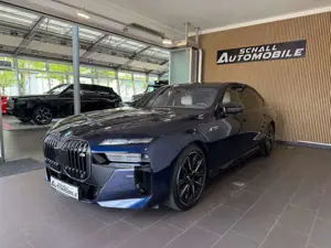 BMW 740 d xDrive *PANO/THEATRE/DRV.-ASS.-PRO/ST.-HZG*
