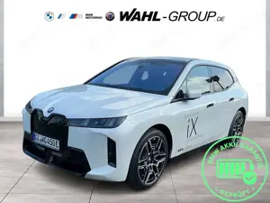 BMW iX xDrive45 M Sport Pro AHK Panorama IconicGlow Innov