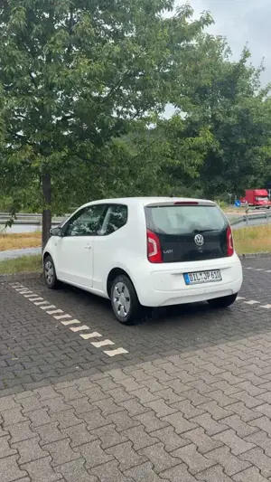 Volkswagen up! move up!