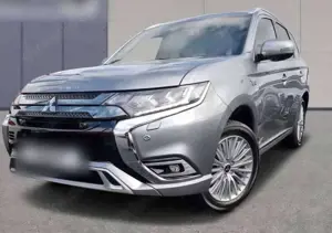 Mitsubishi Outlander Outlander Plug-In Hybrid 2.4 4WD Plug-In Hybrid Top