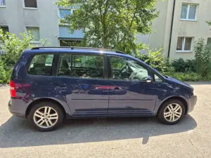 Volkswagen Touran Touran 1.6 FSI (0152-02012017)