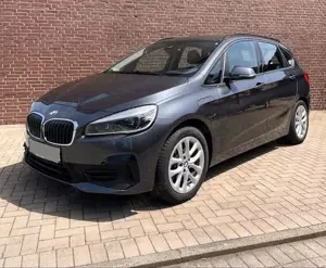 BMW 225 225 xe Advantage