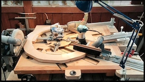 Komplettes Produktions-Setup für runde Holz- und Spiegelrahmen