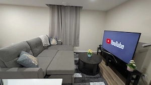 Die Wohnung ist bereits möbliert. 