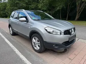 Nissan Qashqai+2 2.0i Scheckheft u-frei Tüv neu 2.Hd Navi Pano AHK PDC vo+hi +Kamera