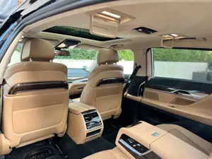 BMW 745 Le xDrive M Sport PANO*4xMassag*Softcl*Sitzkl