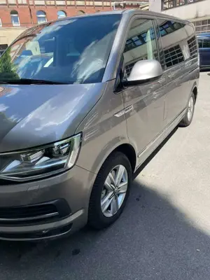 Volkswagen T6 Multivan Multivan DSG Kurz 4MOTION Highline