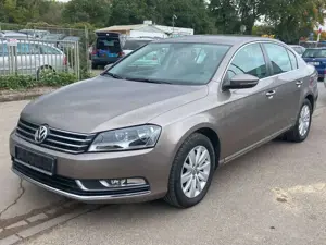 Volkswagen Passat Comfortline Automa./Sitzheizung/Klima/Parksensoren