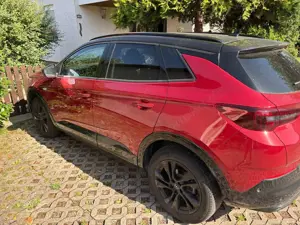 Opel Grandland Grandland 1.2 GS rot/schwarz mit Garantie bis Januar 27