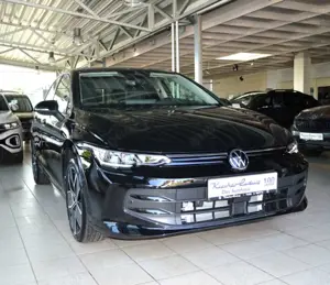 Volkswagen Golf VIII 1.5 TSI Life 18" LED APP C. ACC
