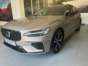 Volvo V60 B4 Plus Dark PANO/HUD/360°