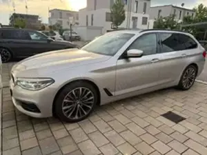 BMW 530 530d Touring xDrive Sportline LED AHK HUD Pano