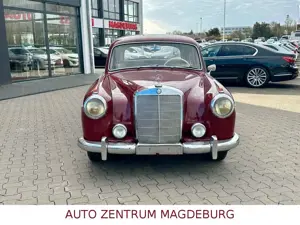 Mercedes-Benz 220 S 220 OLDTIMER*6ZYL.* TOP GEPFLEGT Bild 3