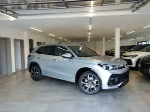 Volkswagen Tiguan 2.0 TDI DSG R-Line Matrix/Navi/AHK/EasyOpen/360°/IDA/20"