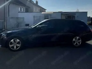 Mercedes-Benz E 200 E 200 4Matic T 9G-TRONIC Avantgarde