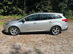 Ford Focus Focus Turnier Diesel Turnier 1.5 TDCi DPF Start-Stopp-System Titanium