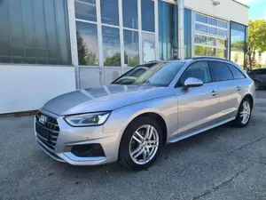 Audi A4 Avant 30 TDI advanced Business AHK Pano Navi