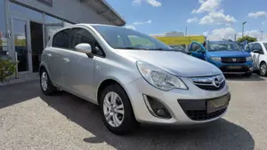Opel Corsa D AUTOMATIK Satelite ALU PDC KLIMA TÜV EU5