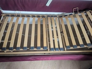 Pflegebett mit Fernbedienung 