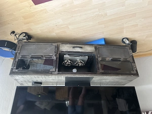 Tolles Tv Board aus Metall