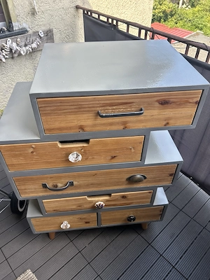 Schöne Kommode aus Mangoholz