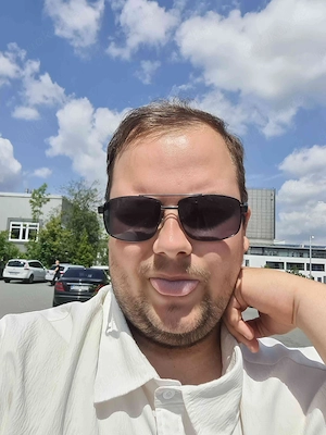 Etwas Moppeliger Femboy sucht Fesselspaß