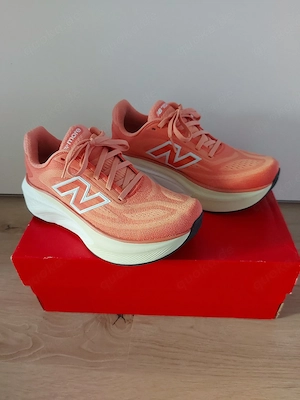 NEUE New Balance Fresh Foam X More V6 