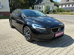 Volvo V40 Momentum / Navigation / LED /