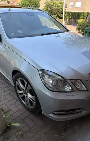 Mercedes-Benz E 200 E-Klasse T-Modell T CGI BlueEFFICIENCY Automatik A