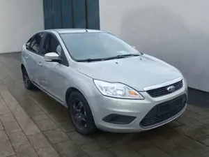 Ford Focus Lim. Style + 1.6* Klima Einparkhilfe Sitzheizung