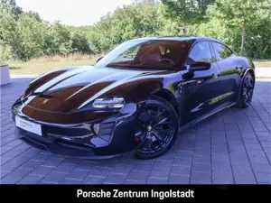 Porsche Taycan GTS Hinterachslenkung Beifahrerdisplay HeadUpDispl