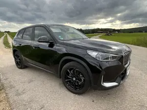 BMW iX1 30 xDrive , SHZ,AHK, Adapt. LED, 8fach Alufelgen