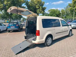 Volkswagen Caddy Maxi DSG Rollstuhl Taxi Rampe ACC