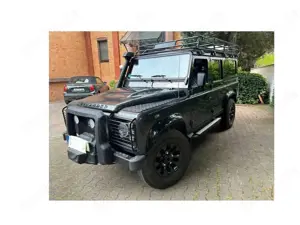 Land Rover Defender Limited Edition (25 Stück) Sondermodell "Wild und Hund"