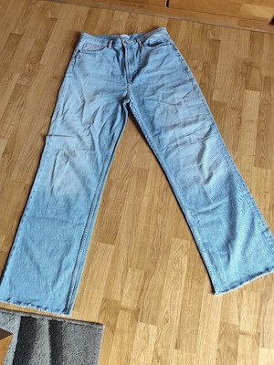 zara jeans in hellblau , Größe 42 