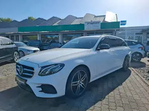 Mercedes-Benz E 400 d T 4Matic AMG Line AIRMATIC NIGHT 19"ALU