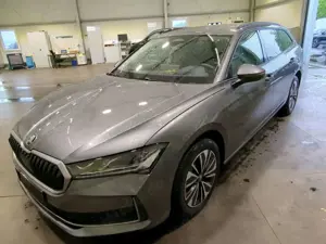 Skoda Superb 2.0 TDI DSG SELECTION MATRIX AHK KAM HEAD NAVI EL.